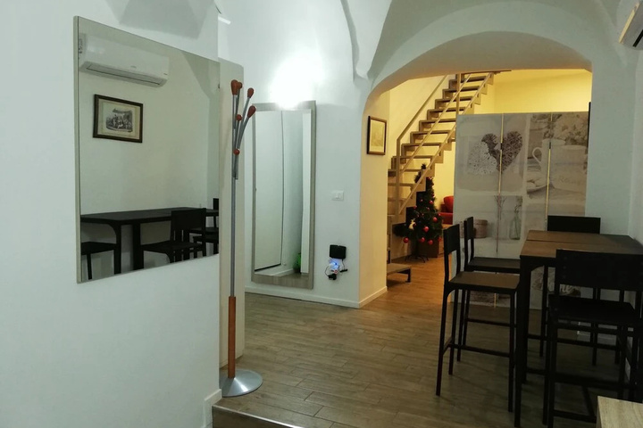 Room 9 of 20