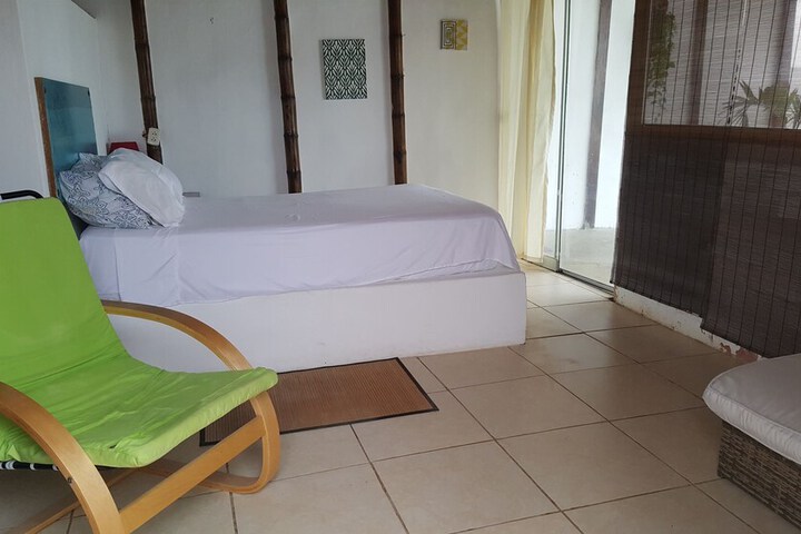 Room 7 of 16