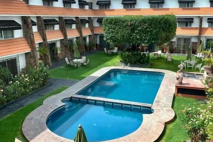 Pool 18 of 26