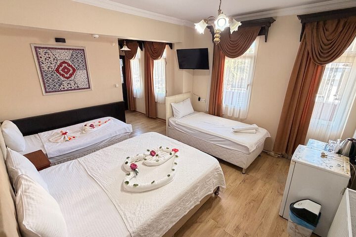 Room 33 of 132