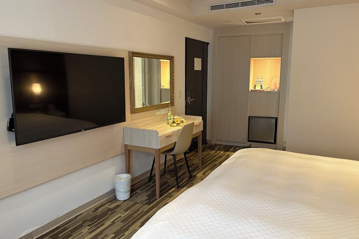 Room 16 of 74