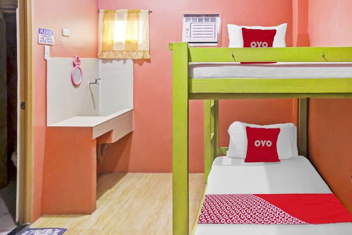 Room 6 of 28