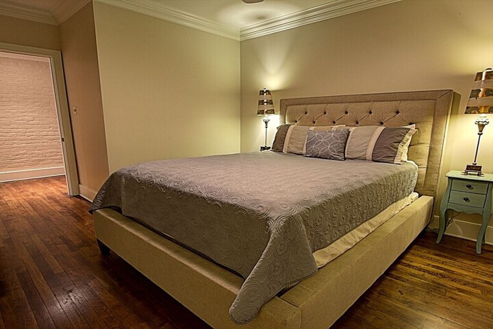 Room 2 of 22