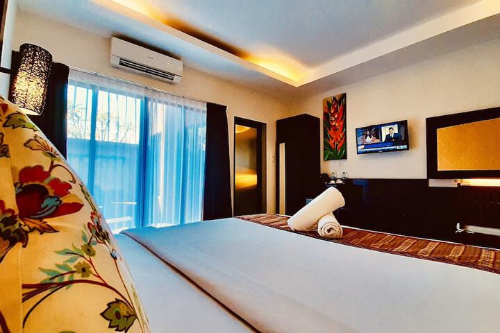 Room 10 of 42