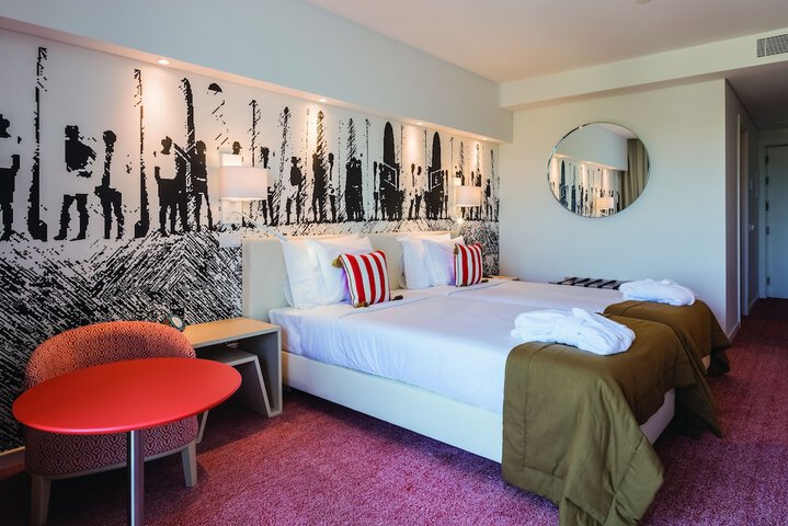 Room 32 of 128