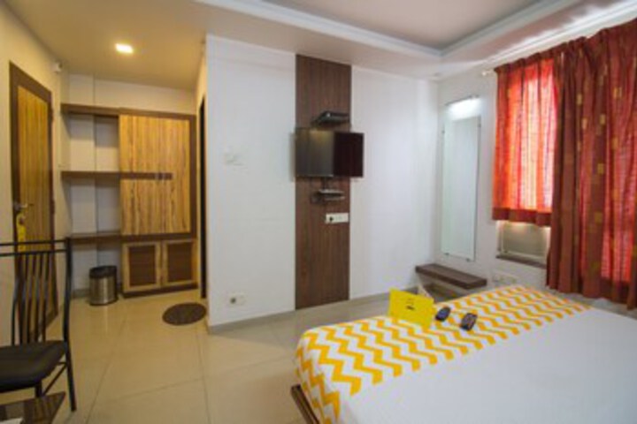 Room 12 of 23