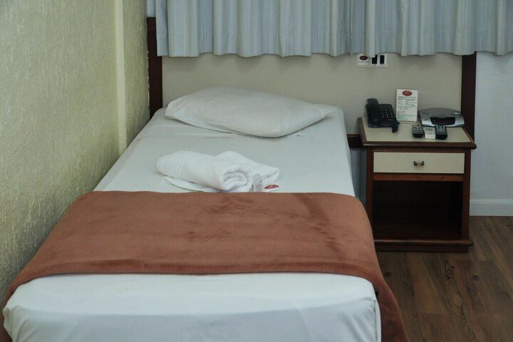 Room 5 of 39