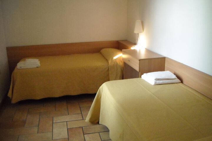 Room 5 of 52