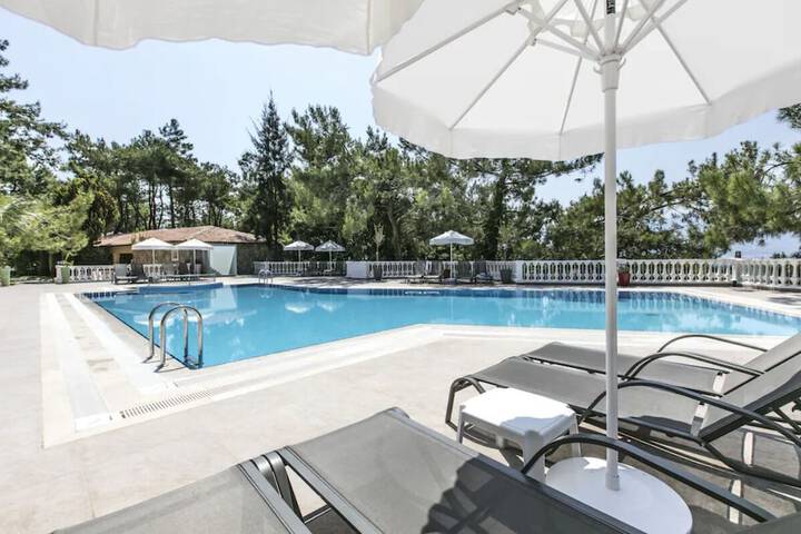 Pool 89 of 135
