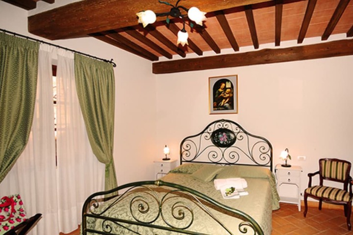 Room 4 of 42