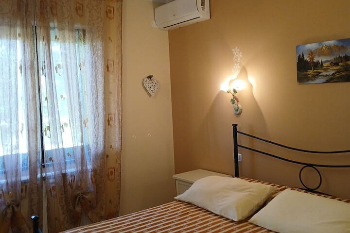 Room 2 of 46