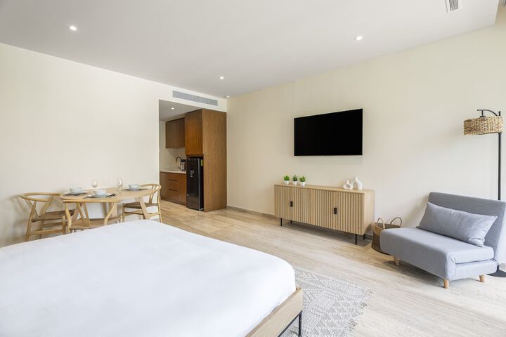Room 21 of 179