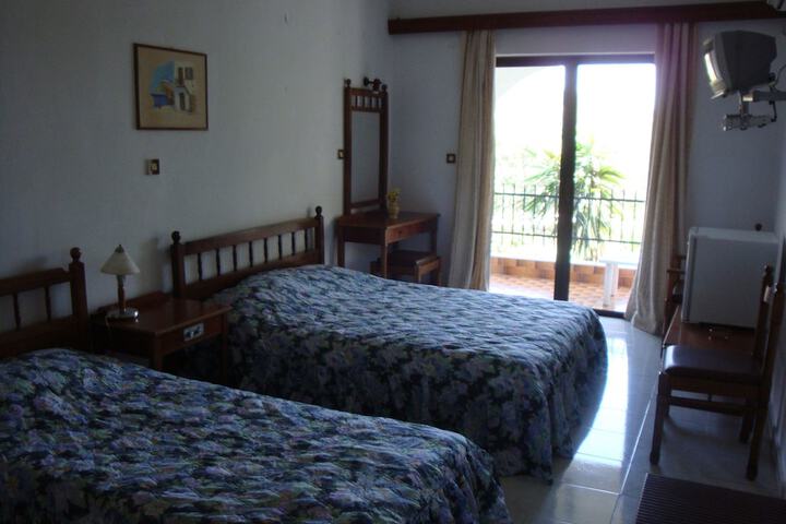Room 9 of 49