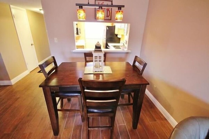 Dining 229 of 264