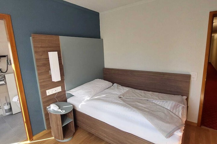 Room 19 of 70