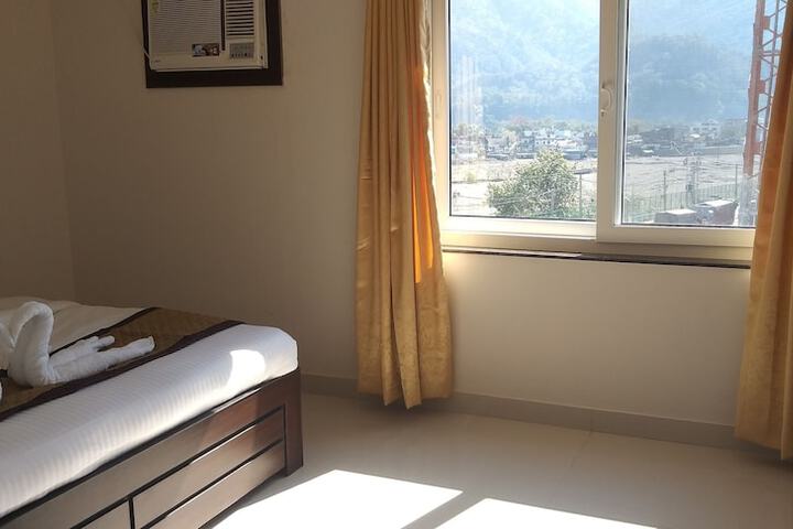 Room 10 of 53
