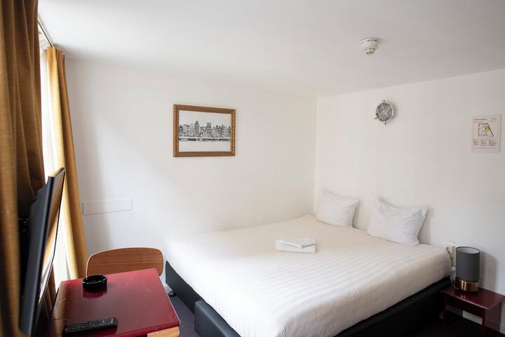 Room 44 of 78