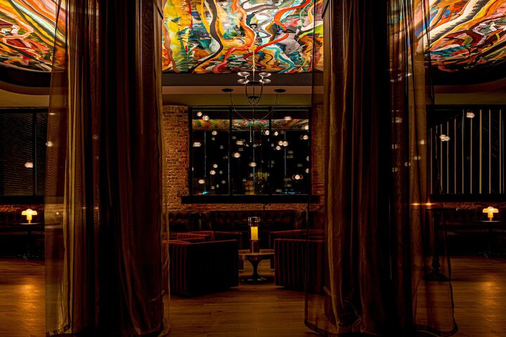 Lobby lounge