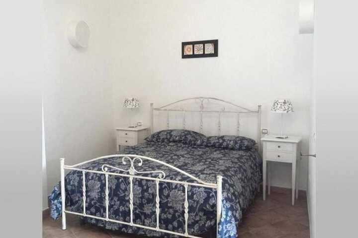 Room 6 of 9