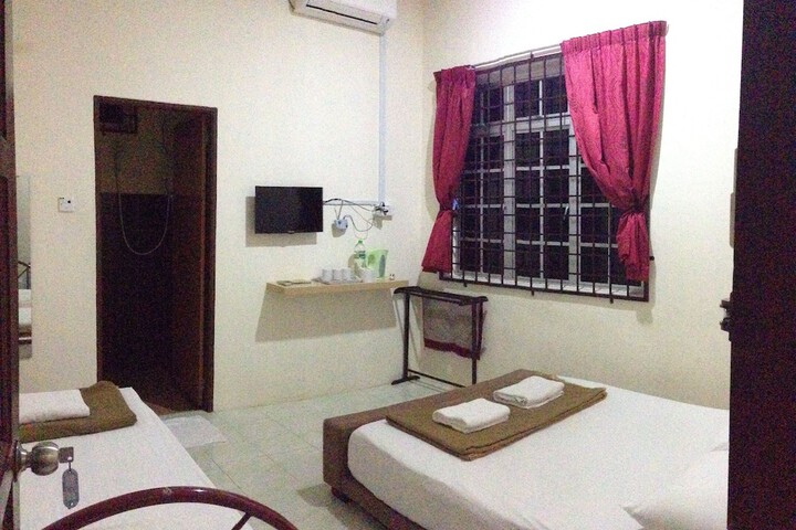Room 4 of 35