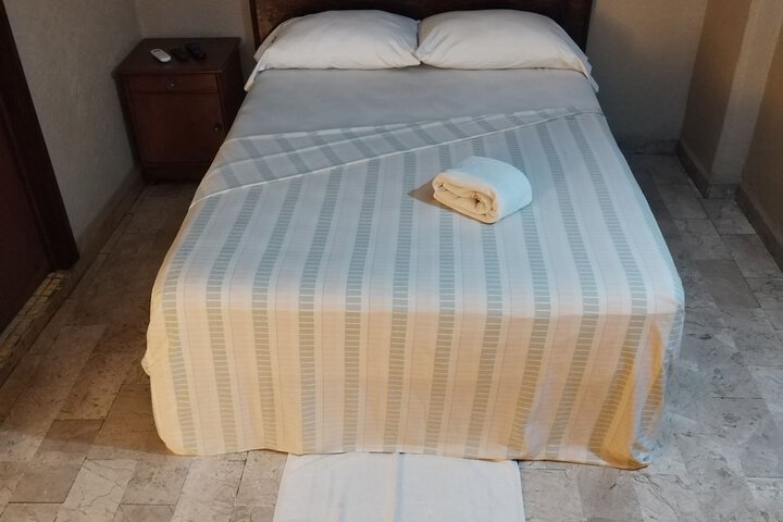 Room 15 of 90