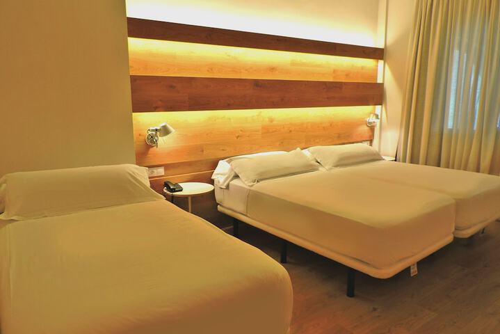 Room 15 of 48