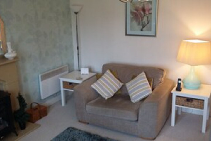 Lounge 7 of 23