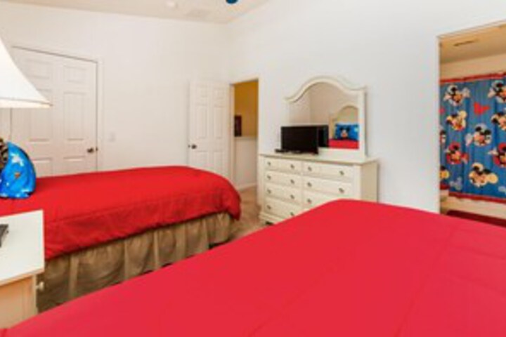 Room 25 of 29