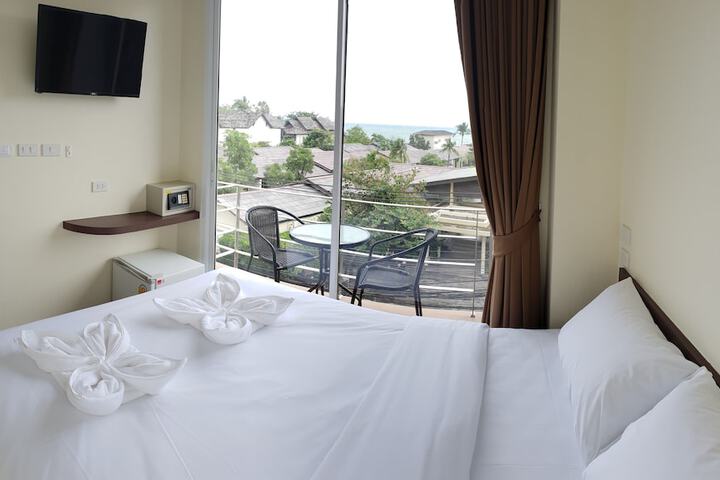 Room 8 of 36