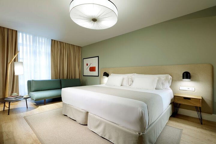 Room 5 of 78