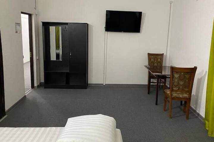 Room 3 of 25