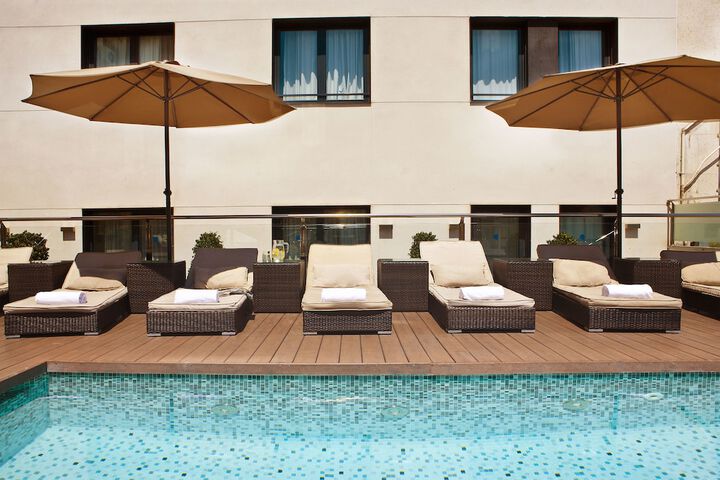 Hotel Pool