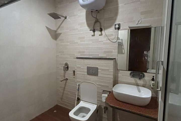 Room 15 of 21