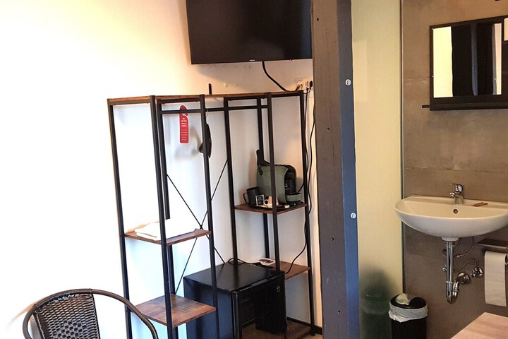 Room 257 of 442