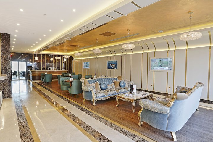 Entrance & Lobby