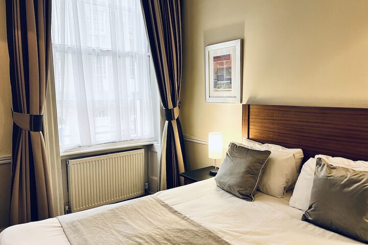 Room 12 of 43