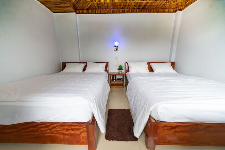 Room 8 of 31