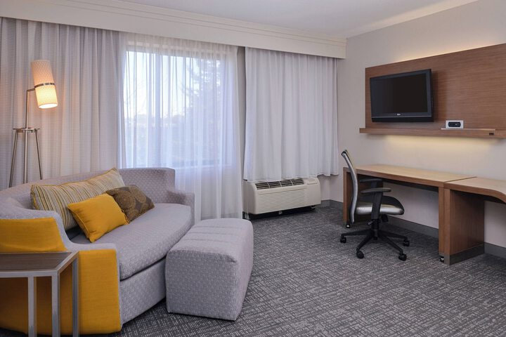 1 King Bed (6 of 13)