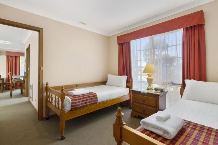 Room 173 of 244