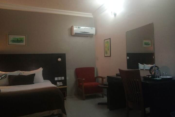 Room 14 of 29