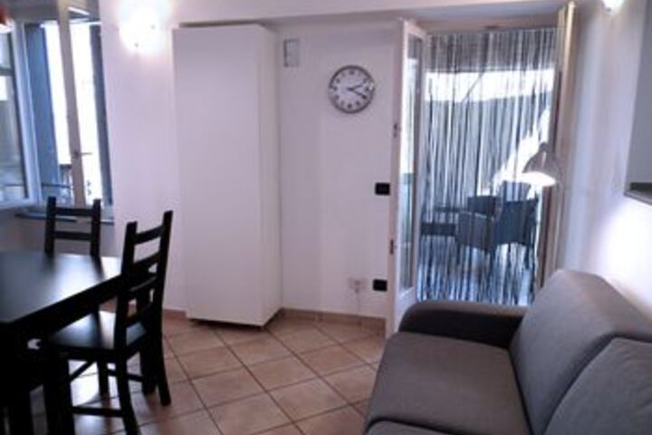 Room 22 of 102