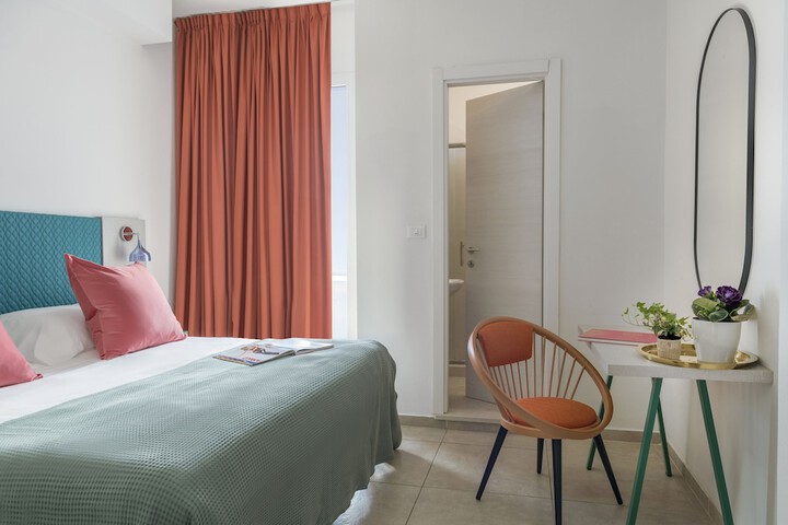 Room 25 of 61