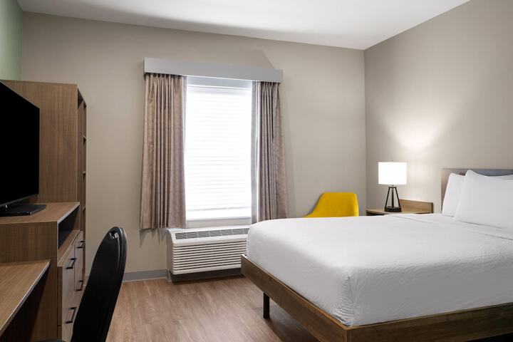 Room 22 of 38
