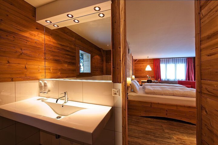 Room 9 of 47