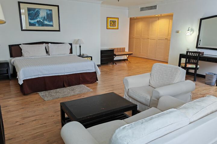 Room 5 of 21