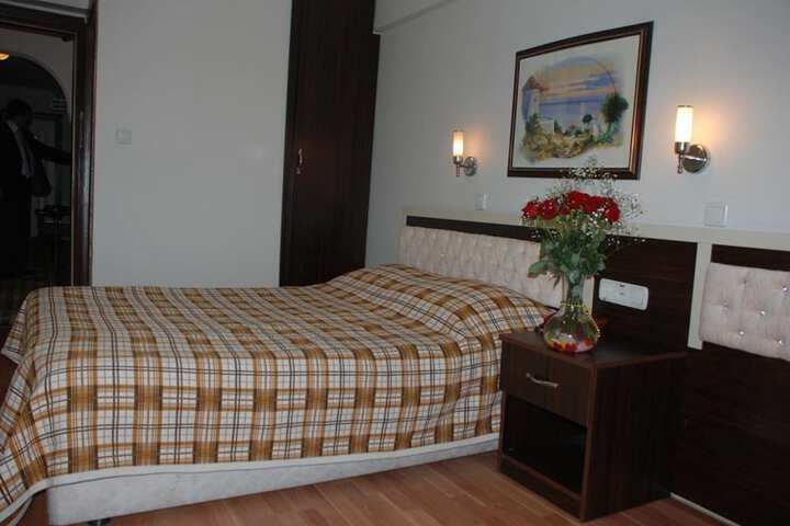 Room 8 of 26