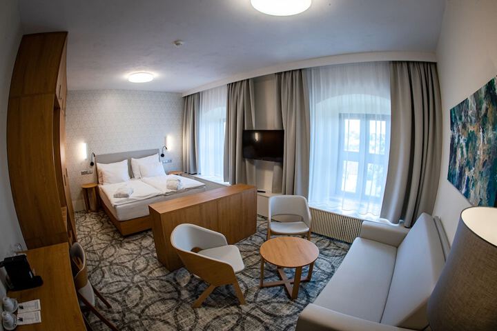 Room 13 of 43