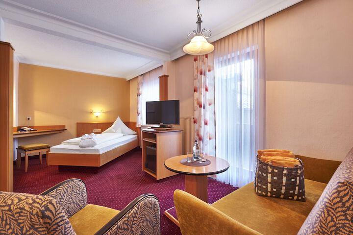 Room 30 of 106