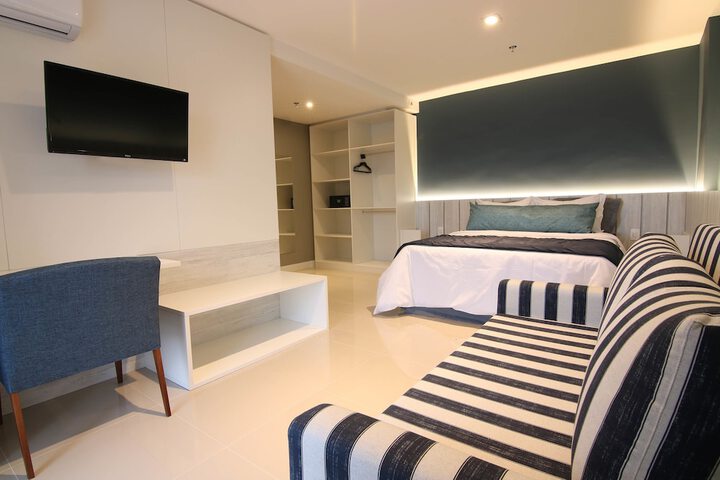 Room 7 of 28