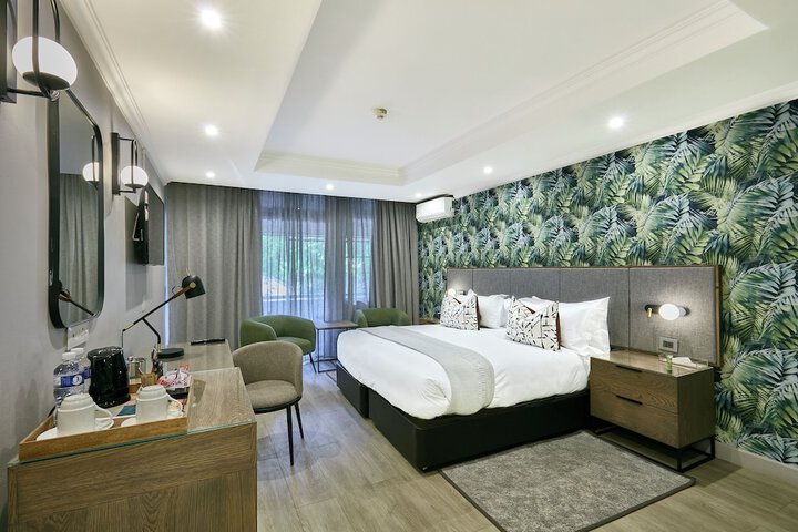 Room 25 of 100